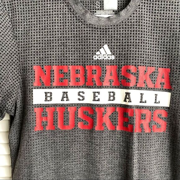 Nebraska Huskers Baseball Tee Shirt Small Dark Gray Adidas Aeroknit - Picture 5 of 5